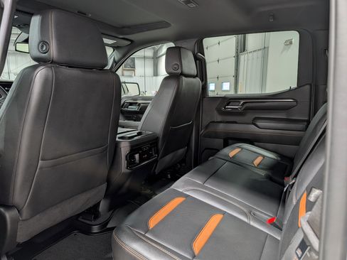 Used 2024 GMC Sierra 1500 AT4 w/ AT4 Premium Package image 19