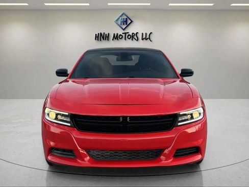 Used 2017 Dodge Charger SE w/ Popular Equipment Group image 8