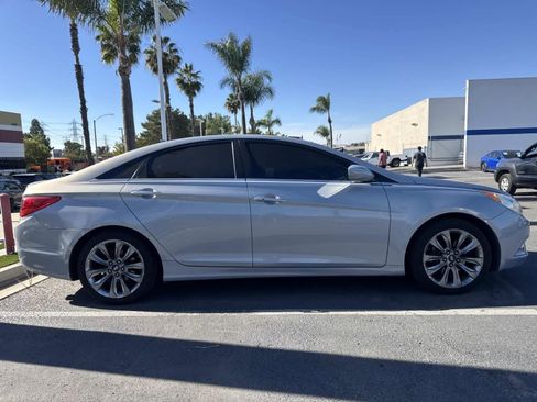 Used 2011 Hyundai Sonata SE w/ Navigation & Sunroof Pkg 4 image 3