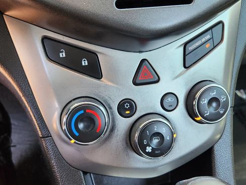 Used 2014 Chevrolet Sonic LT FWD image 9