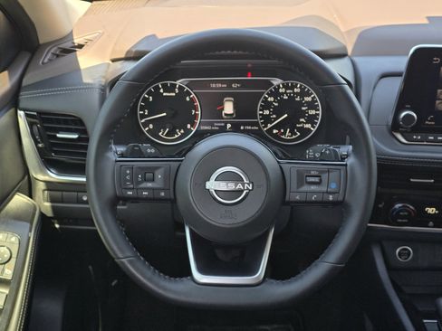 Certified 2022 Nissan Rogue SV w/ SV Premium Package FWD image 15