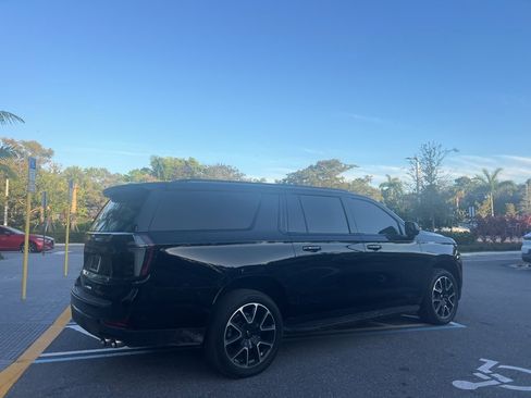 Used 2025 Chevrolet Suburban RST w/ Comfort Package image 16