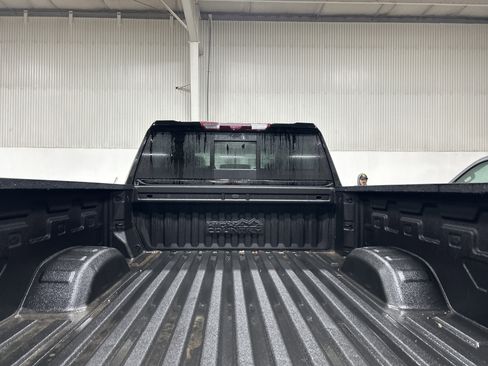 Used 2024 Chevrolet Silverado 2500 High Country image 9