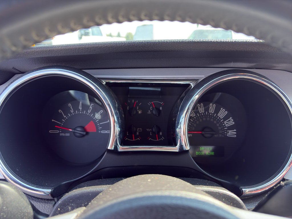Used 2005 Ford Mustang GT RWD image 11