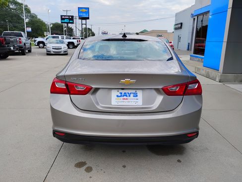 Used 2022 Chevrolet Malibu LS FWD image 16