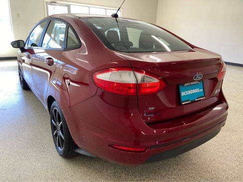 Used 2016 Ford Fiesta SE image 8