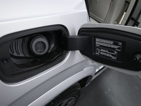 Certified 2025 Volvo XC90 B6 Ultra w/ Protection Package AWD/4WD image 18