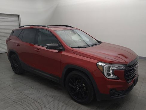 Used 2024 GMC Terrain SLT w/ Elevation Edition FWD image 11