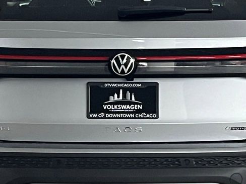 New 2025 Volkswagen Taos SEL image 34