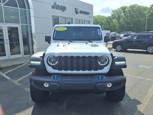 Used 2025 Jeep Wrangler Unlimited Rubicon 4xe w/ Convenience Group AWD/4WD image 8