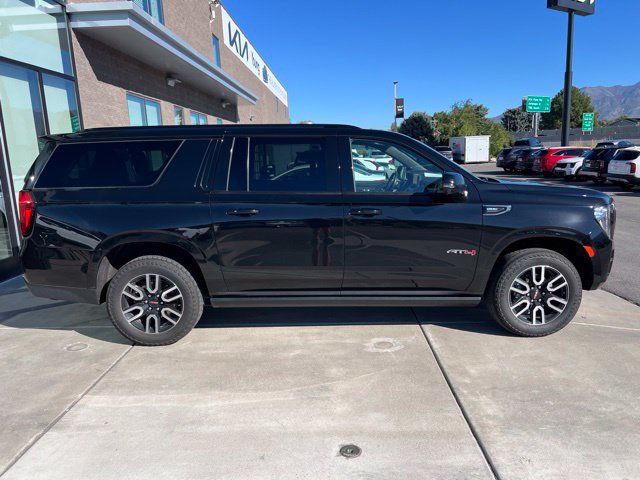 Used 2021 GMC Yukon XL AT4 w/ AT4 Premium Plus Package AWD/4WD image 6