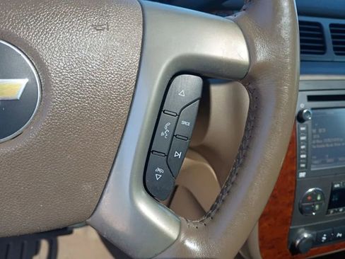 Used 2013 Chevrolet Tahoe LTZ RWD image 14