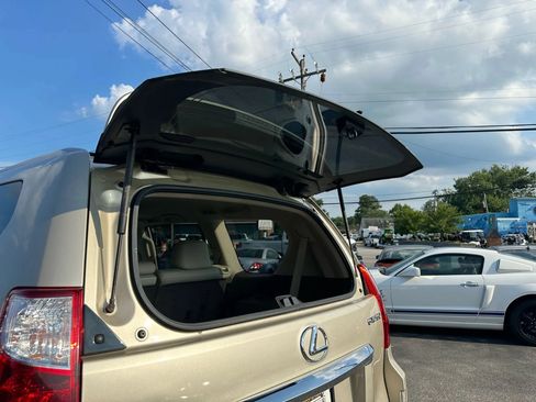 Used 2011 Lexus GX 460 w/ Comfort Plus Pkg AWD/4WD image 19