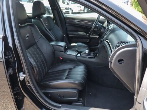 Used 2020 Chrysler 300 S image 39