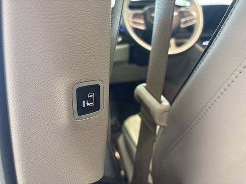 Used 2021 Chrysler Pacifica Limited w/ Premium & Safety Sphere Group AWD/4WD image 23