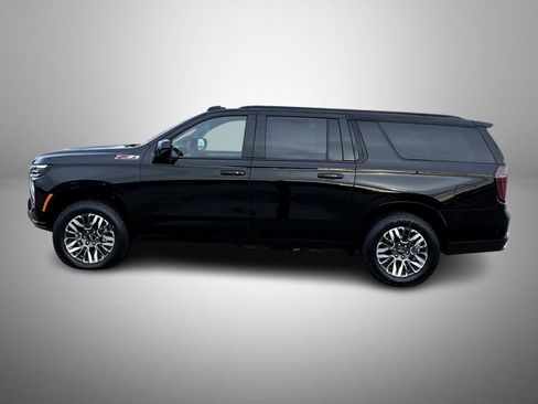Used 2025 Chevrolet Suburban Z71 AWD/4WD image 8