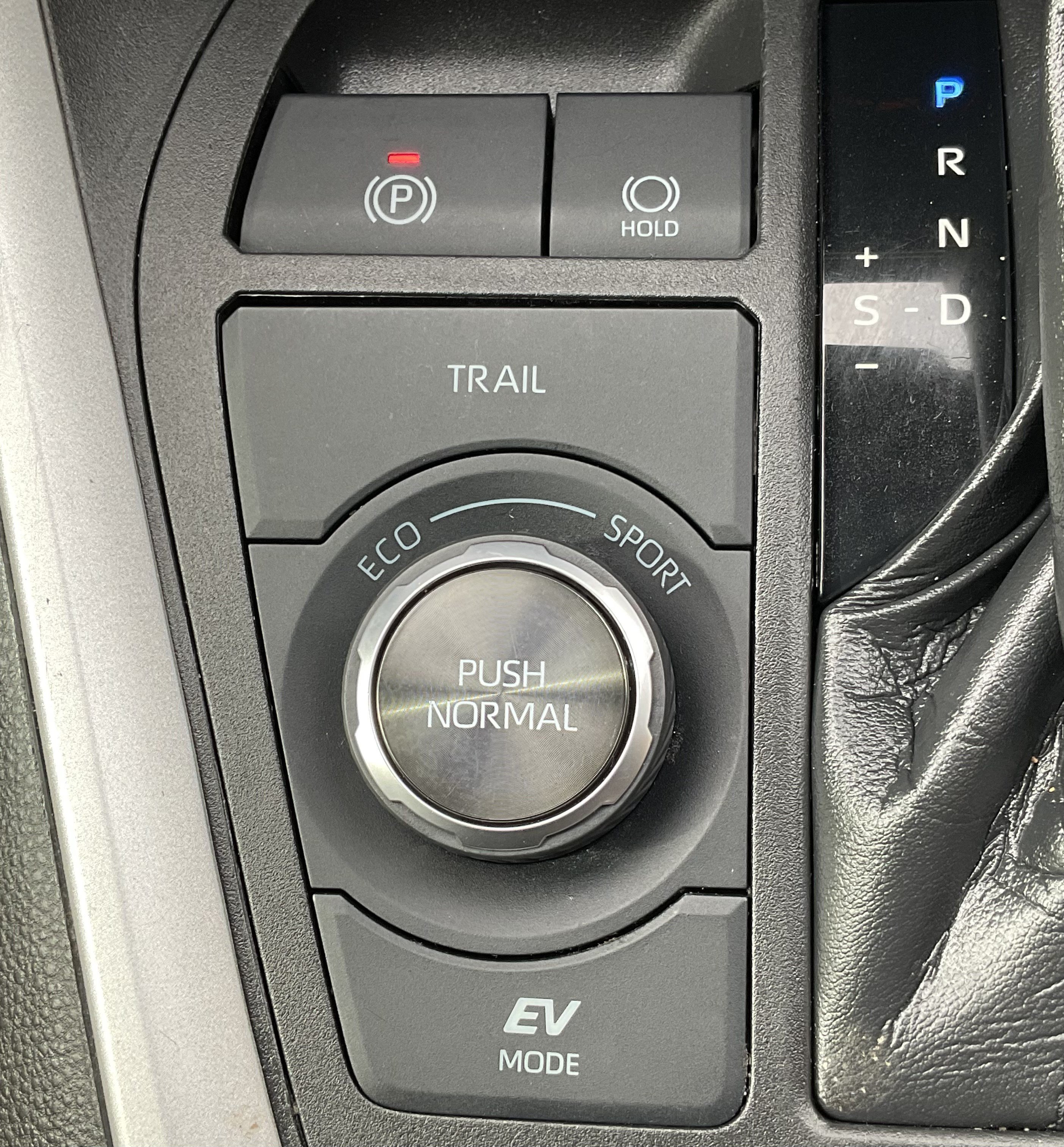 Used 2021 Toyota RAV4 Limited AWD/4WD image 22
