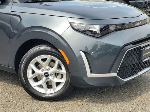 Used 2025 Kia Soul LX w/ LX Technology Package image 6
