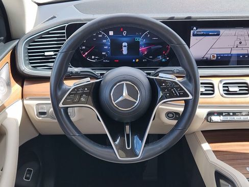 Used 2024 Mercedes-Benz GLS 450 4MATIC image 25