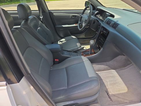 Used 2000 Toyota Camry XLE FWD image 15