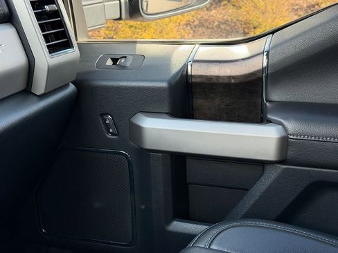 Used 2022 Ford F250 Lariat w/ Black Appearance Package image 36