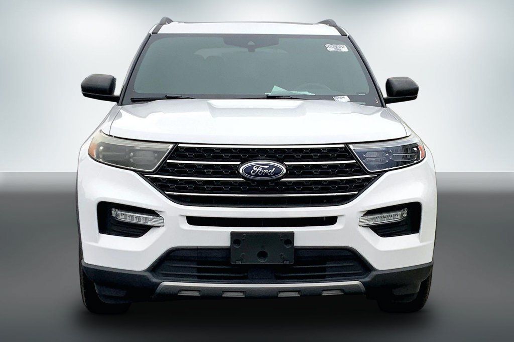 Used 2020 Ford Explorer XLT w/ Equipment Group 202A AWD/4WD image 7