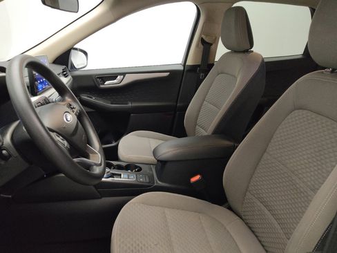 Used 2020 Ford Escape SE image 17