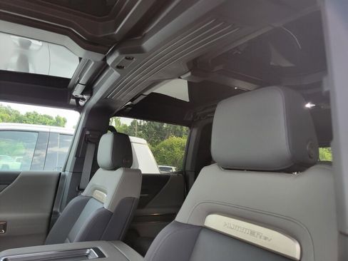 New 2025 GMC Hummer EV 3X image 25