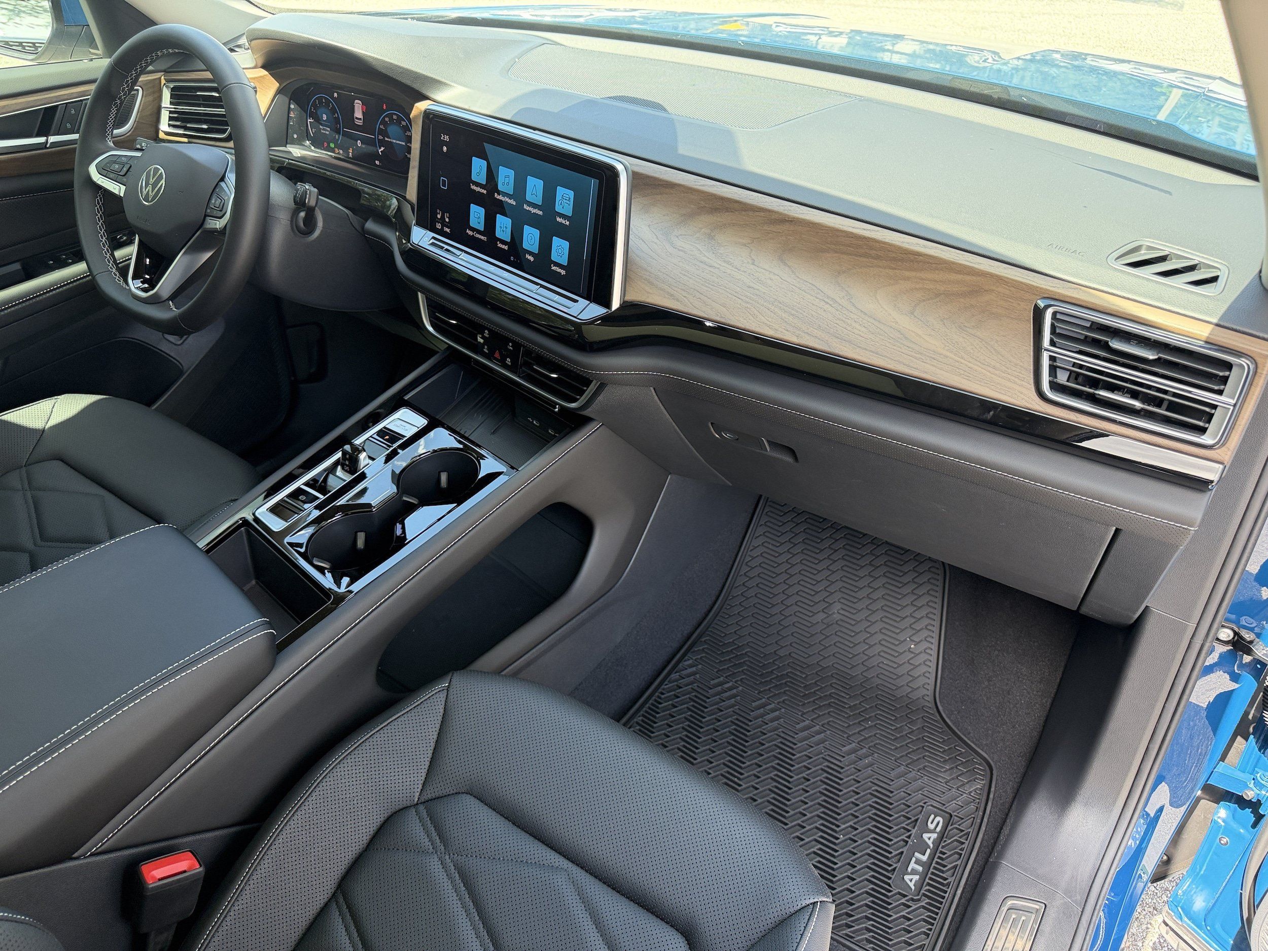 New 2026 Volkswagen Atlas SE FWD image 13