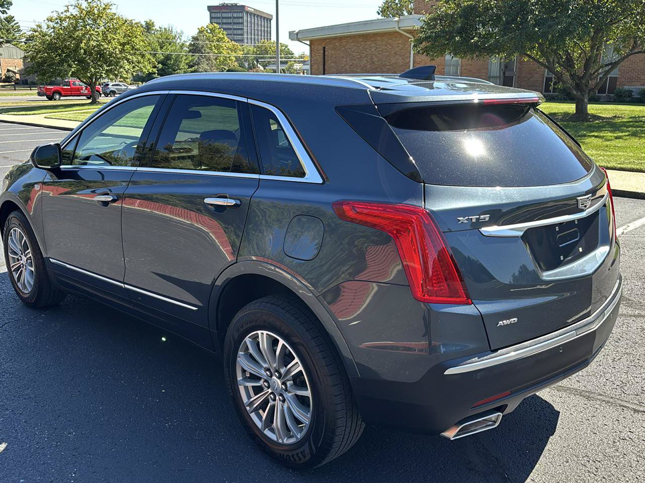 Used 2019 Cadillac XT5 Luxury AWD/4WD image 5