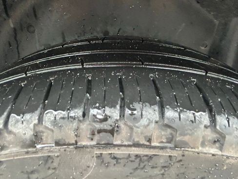 Used 2013 Ford Edge Limited image 24