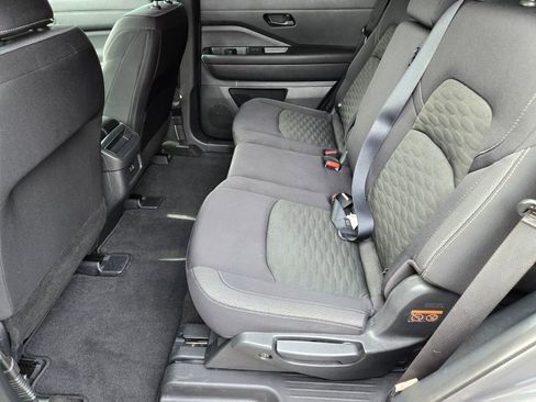 Certified 2023 Nissan Pathfinder S FWD image 13