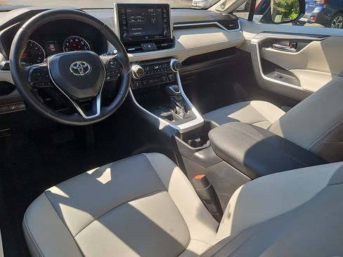 Used 2021 Toyota RAV4 XLE Premium AWD/4WD image 3