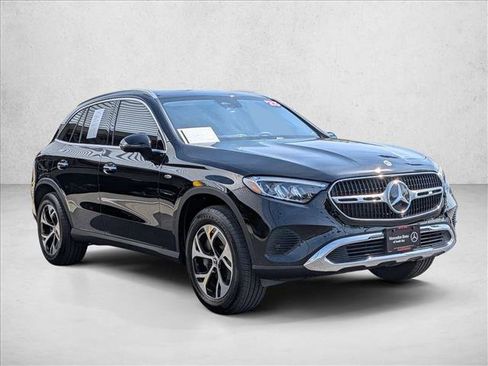 Certified 2025 Mercedes-Benz GLC 350e 4MATIC image 3