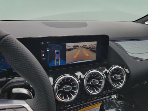 New 2026 Mercedes-Benz GLA 35 AMG 4MATIC image 24