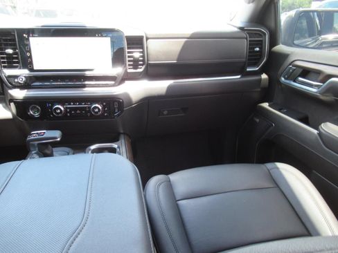 Used 2023 GMC Sierra 1500 SLT w/ SLT Premium Package AWD/4WD image 14