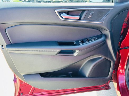 Used 2018 Ford Edge SEL w/ Equipment Group 201A FWD image 8
