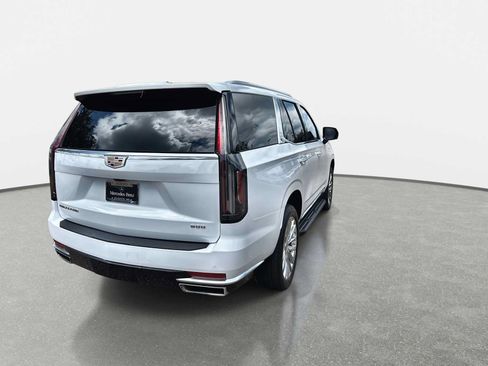 Used 2023 Cadillac Escalade Premium Luxury RWD image 8