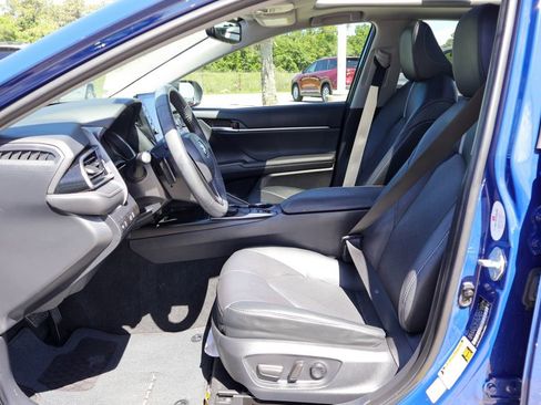 Used 2024 Toyota Camry XSE FWD image 8