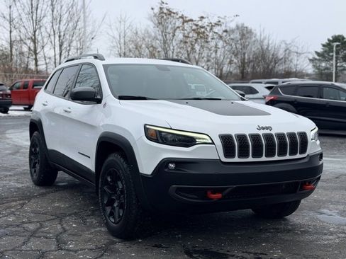 Used 2019 Jeep Cherokee Trailhawk w/ Cold Weather Group image 3
