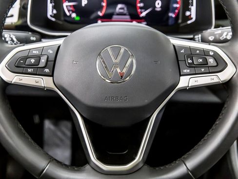 Used 2025 Volkswagen Jetta SEL FWD image 27
