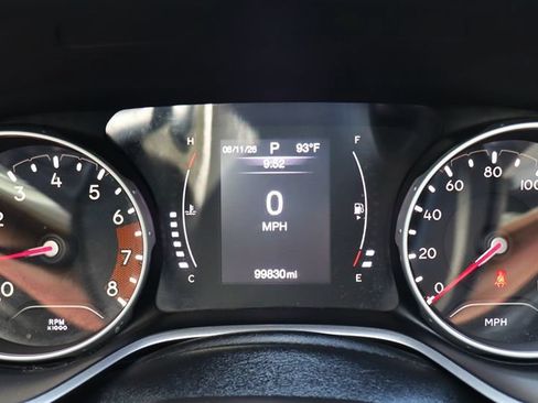 Used 2019 Jeep Compass Latitude FWD image 42