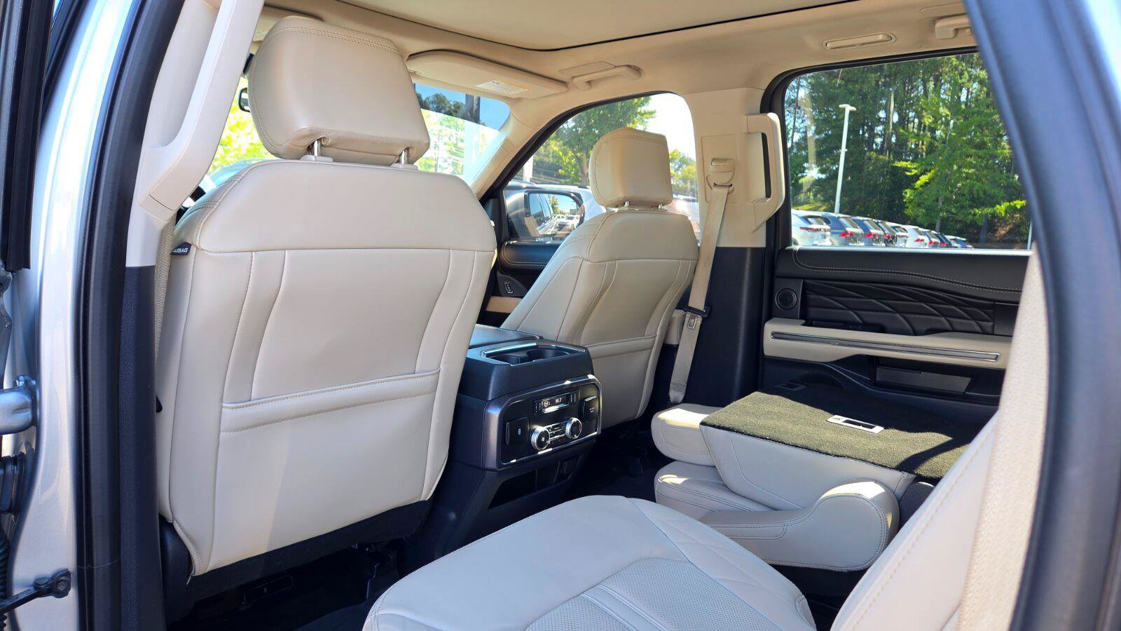 Used 2023 Ford Expedition Max Platinum AWD/4WD image 44