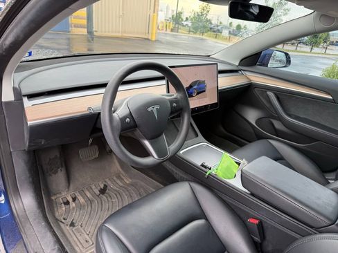 Used 2023 Tesla Model 3 Standard Range image 7