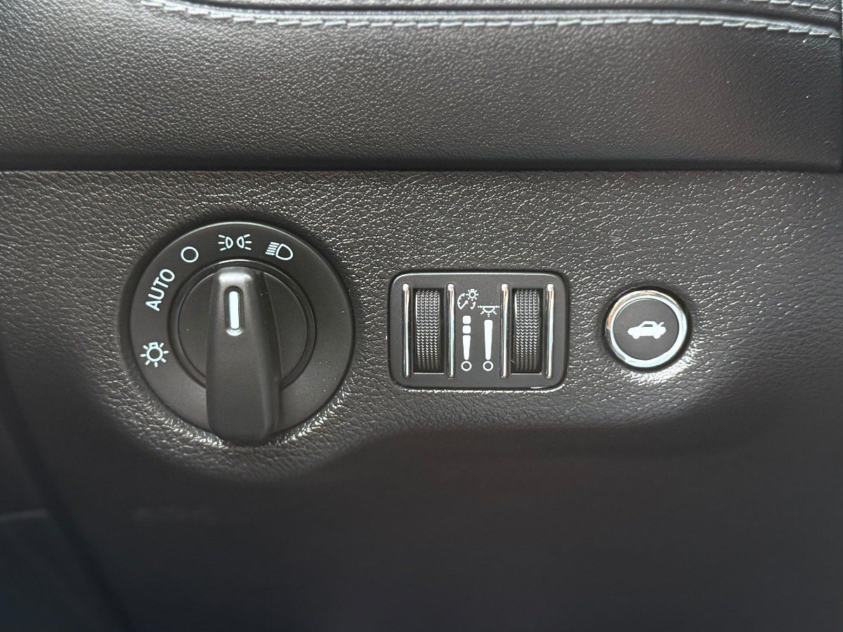 Used 2022 Dodge Charger Scat Pack RWD image 31