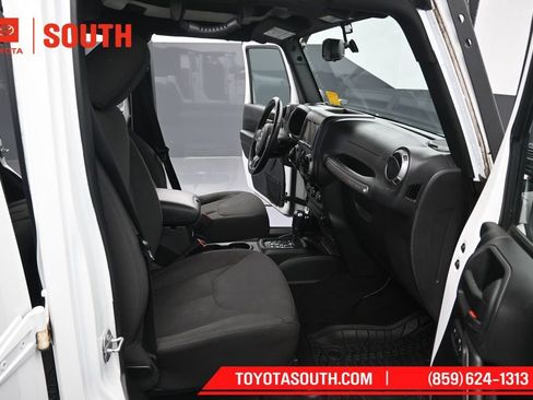 Used 2017 Jeep Wrangler Unlimited Sport w/ Quick Order Package 24S AWD/4WD image 28