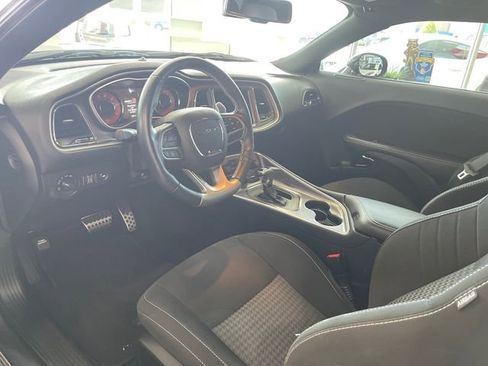 Used 2021 Dodge Challenger SRT Hellcat RWD image 6