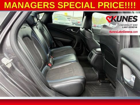 Used 2016 Chrysler 200 S AWD/4WD image 17