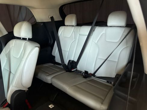 Used 2021 Kia Telluride S FWD image 16