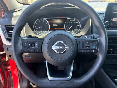 Used 2024 Nissan Rogue SV FWD image 10